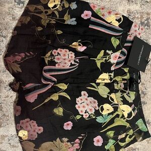 Cynthia Rowley Black Floral Women Shorts; size 0; NWT